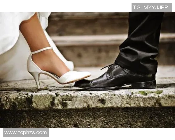 足球明星离婚率揭秘：为何他们的婚姻如此脆弱与挑战